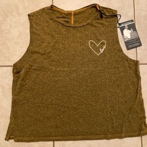 good hYOUman Lily Crop Muscle Tee